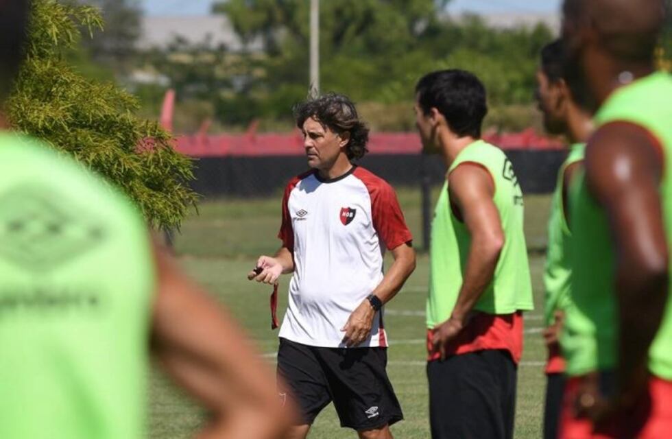 Bidoglio prepara un equipo con dos cambios para recibir a Talleres