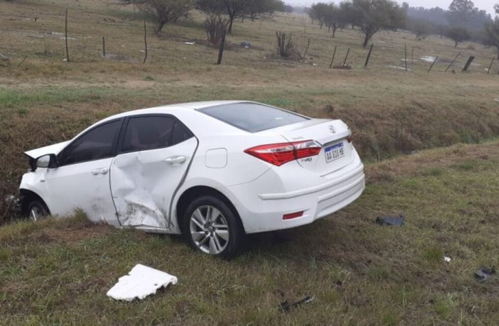 Internaron a Ricardo Carloni tras caer a una zanja en su auto por un choque
