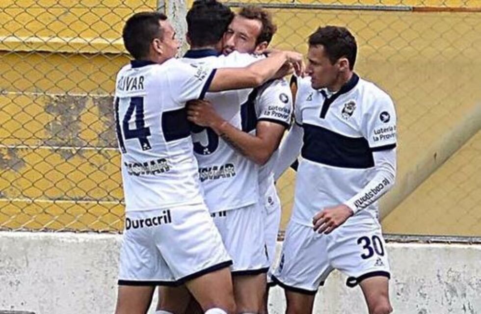 El golazo olímpico con el que Gimnasia de La Plata obtuvo su primer triunfo