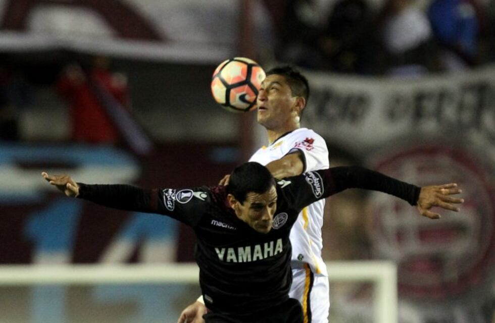 Lanús le ganó 1-0 a The Strongest y avanzó a los cuartos de final de la Copa Libertadores