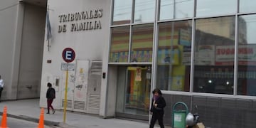 La esposa de su padre deberá pagar su cuota alimentaria.