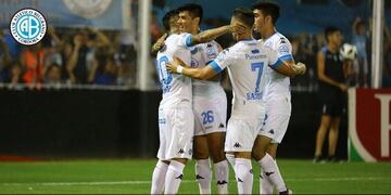 Abrazos para el santiagueño\u002E Dos goles para volver a posicionarlo de cara a la reanudación de la Superliga\u002E