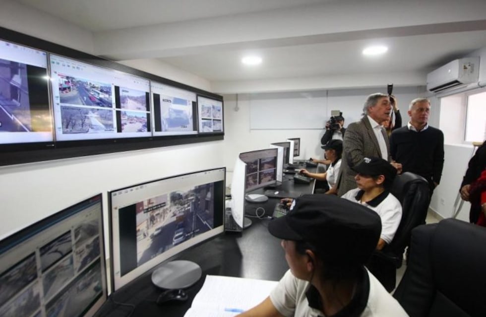 Colocarán mil cámaras de vigilancia para evitar delitos en la ciudad de La Plata