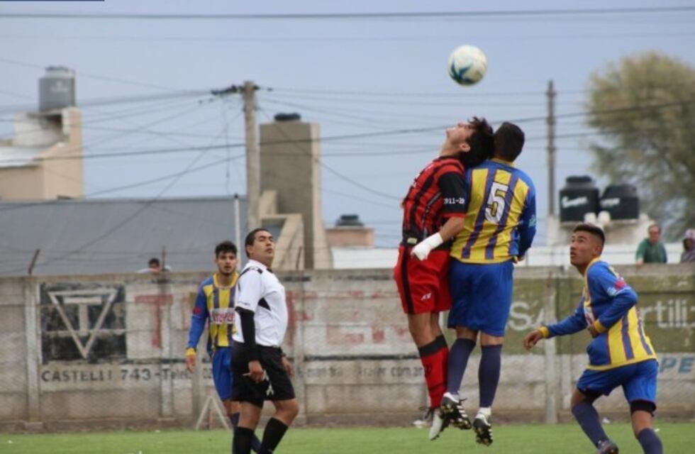 Colegiales sigue mandando en Primera, en Segunda se definieron los cruces de la liguilla