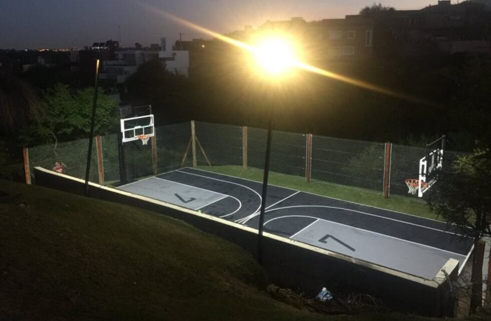 Bruno Lábaque inauguró cancha con homenaje
