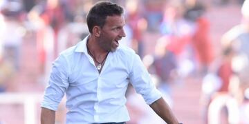 El DT bodeguero Lucas Bernardi.