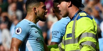 Football Soccer - Premier League - AFC Bournemouth vs Manchester City, Bournemouth, Britain – August 26, 2017\u002E Manchester City's Sergio Aguero with Police after Raheem Sterling celebrates scoring their second goal\u002E REUTERS/Dylan Martinez