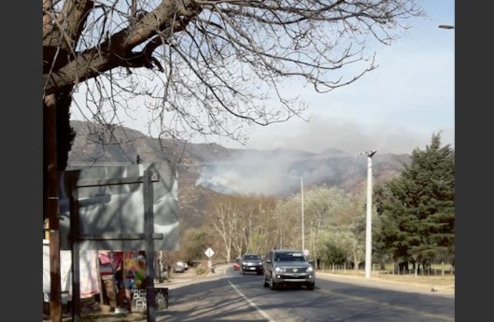 Se registraron incendios simultáneos en Bialet Massé e Icho Cruz