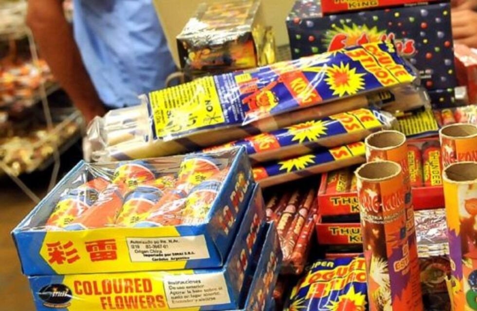 Llegan las fiestas sin una ordenanza que regule el uso de pirotecnia en el partido