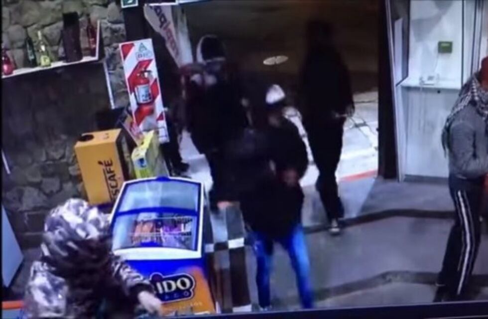 Ocho delincuentes asaltaron un local en Concordia