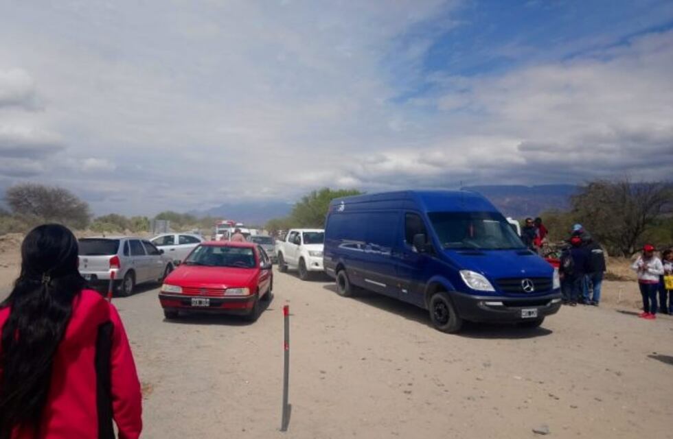 Por una medida de fuerza, municipales de Santa María cortaron la ruta provincial 17