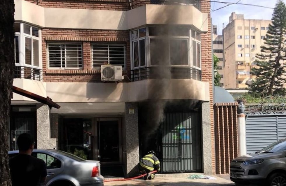 Una lavandería del macrocentro se prendió fuego por culpa de un radiograbador