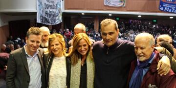 Florencia Saintout recibió el apoyo de sus competidores del Frente de todos en las PASO\u002E