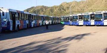 Los trabajadores de Transpuntano en asamblea\u002E Foto: El Diario de la República\u002E