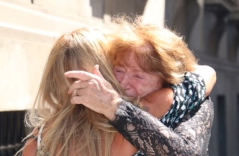 La mamá de Débora Pérez Volpin despidió a su hija en la Legislatura