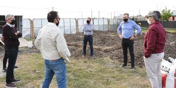 Recorrida en la cosntrucción de casas en el barrio Mora por Iniciativa privada de Cormorán