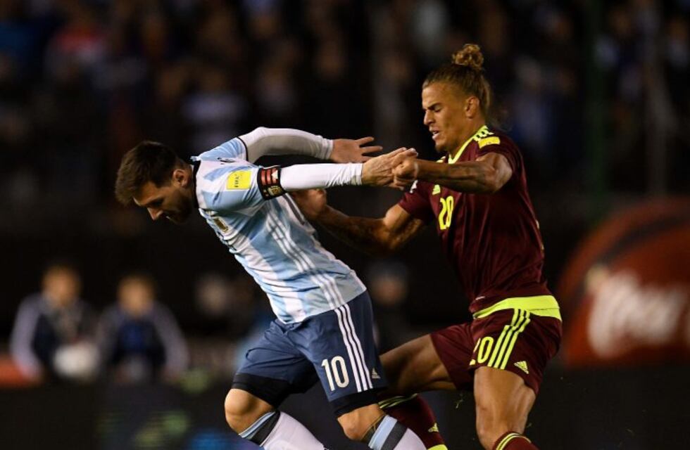 ¡Un crack! Caño, gambeta y lujo de Messi ante Venezuela