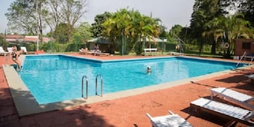 Eldorado cuenta con ocho piletas de clubes y otras en hoteles\u002E