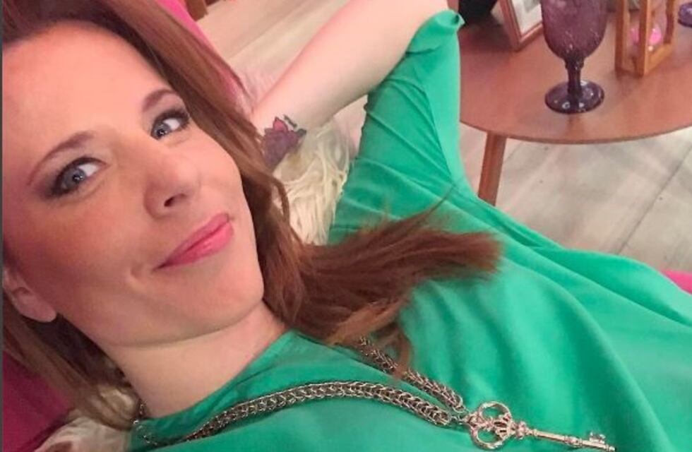 Agustina Kämpfer mostró la primera foto junto a su hijo