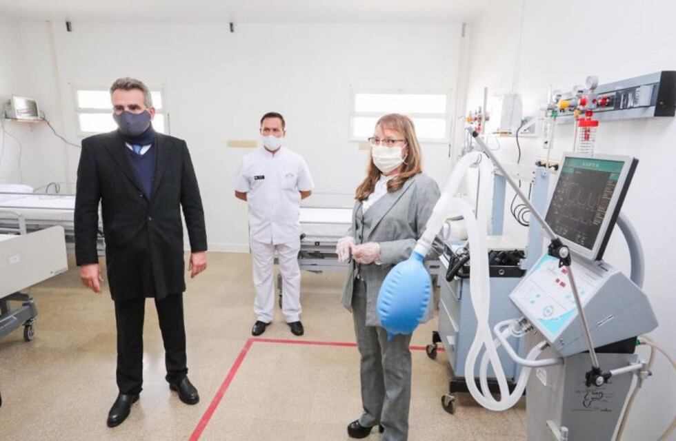 La gobernadora y el Ministro de Defensa de la Nación recorrieron el Hospital Militar