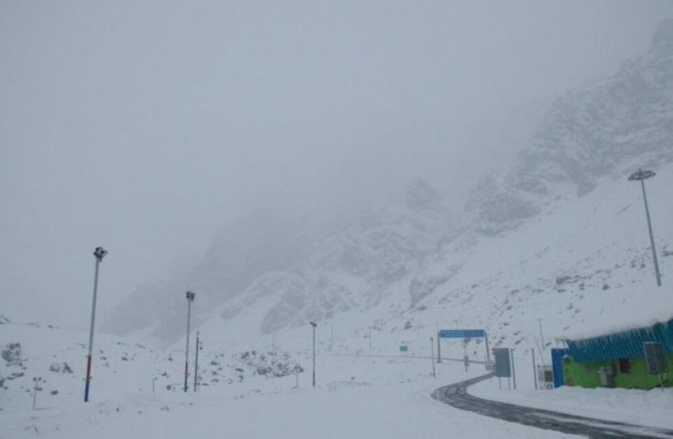 Cerraron el paso hacia Chile por un fuerte temporal de nieve
