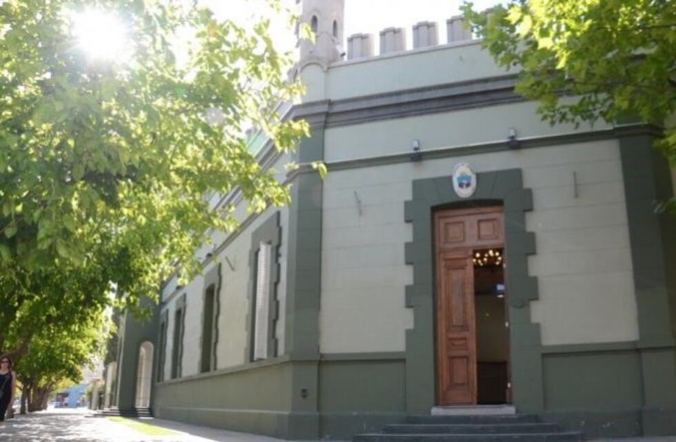 Por el Día de la Mujer, Gutiérrez "desobliga" de sus funciones a las empleadas provinciales