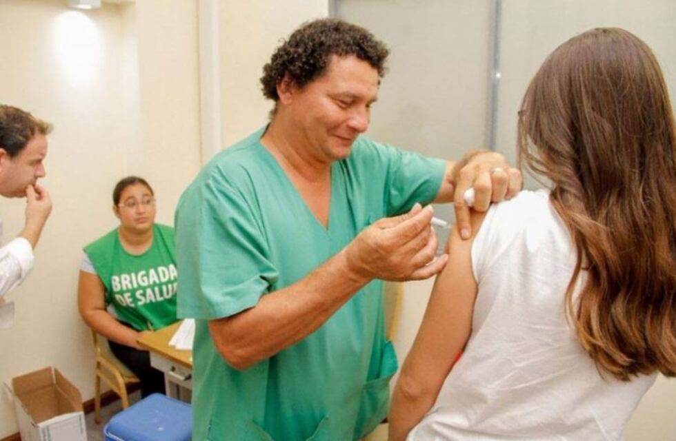 Vacunan contra la gripe en la plaza Vera