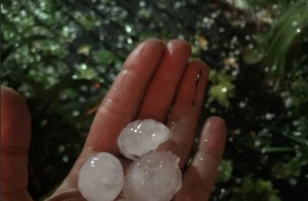 Fuerte caída de granizo en Capital y alrededores