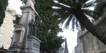 EL LUGAR DEL CEMENTERIO DE LA RECOLETA EN QUE MAu00d1ANA SERAN SEPULTADOS LOS RESTOS DEL EX PRESIDENTE RAUL ALFONSIN. FOTO:DYN/EZEQUIEL PONTORIERO. buenos aires muerte ex presidente expresidente muerte fallecimiento lider radical ucr lugar donde se sepultara