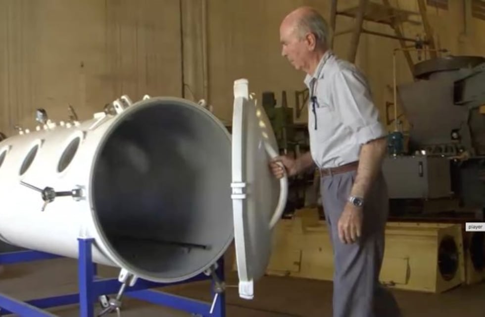 Un ingeniero y un jugador de rugby construyeron una cámara hiperbárica en Salta