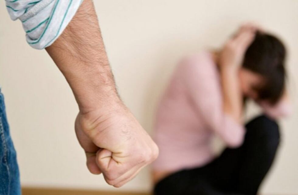 En otro caso de violencia de género, un hombre le fracturó el cráneo a su pareja