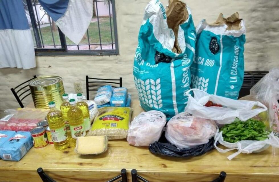 La universidad de San Luis asiste con alimentos a alumnos para que pasen la cuarentena