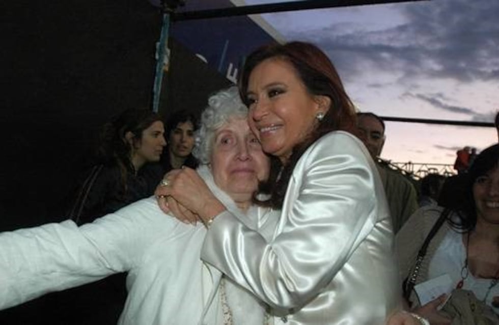 Internaron a la madre de la ex presidenta Cristina Kirchner