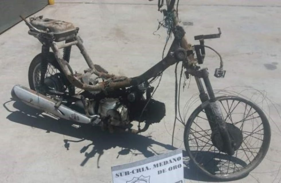 Le robó la motocicleta a su ex pareja por despecho y luego se la quemó