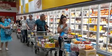 Los comerciantes redujeron los horarios de atención al cliente