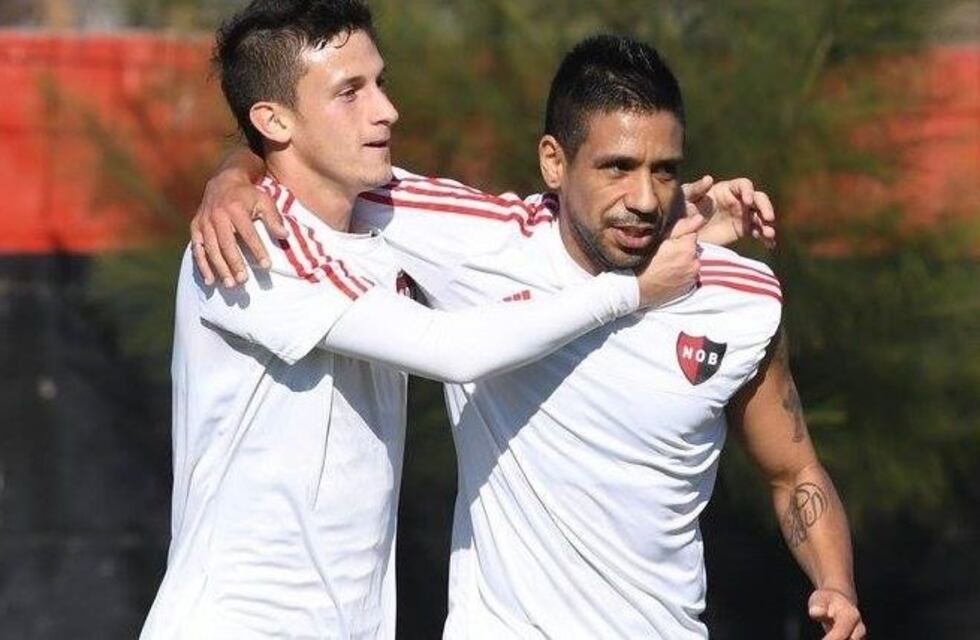 Sigue probando: Llop incluyó a Figueroa en el once titular