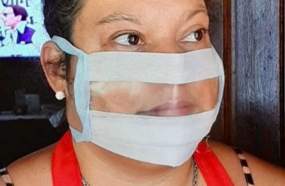 El municipio de Eldorado confecciona barbijos para hipoacúsicos