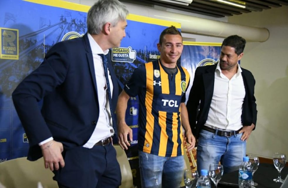 Marco Ruben presentado en Central: "Quiero esforzarme en estos seis meses"