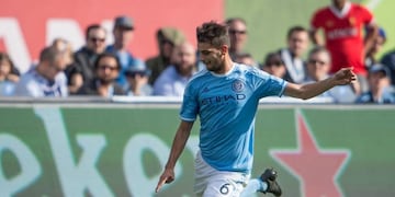 Bravo estuvo en algún momento en el radar de Belgrano\u002E Y vistió una casaca celeste\u002E Ahora, puede ponerse la Albiazul\u002E