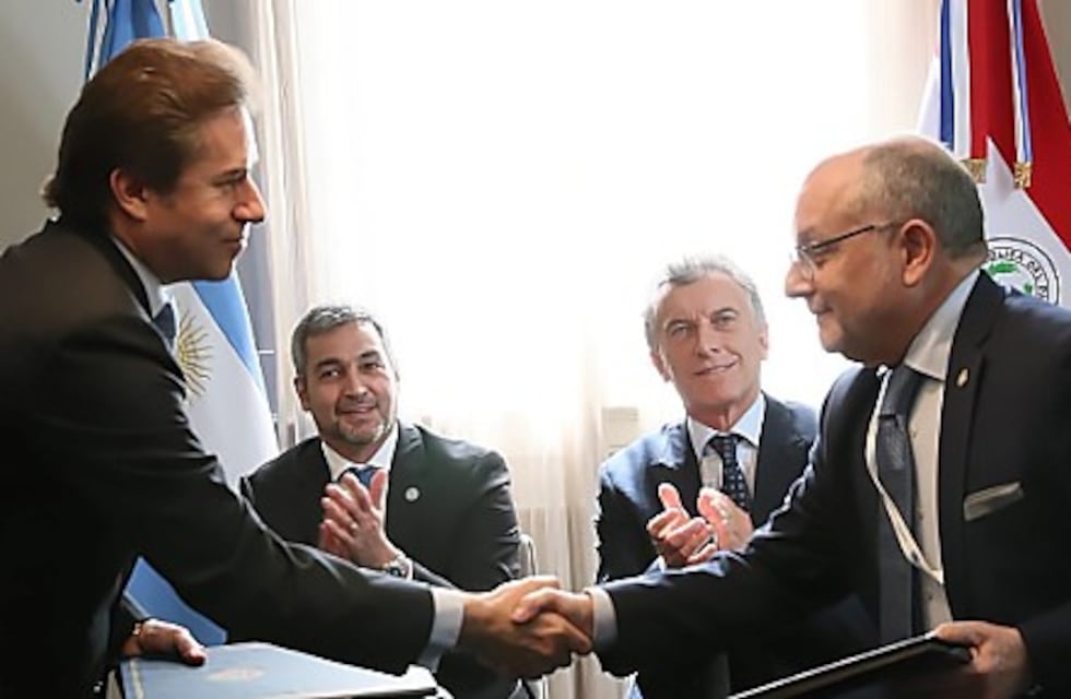 Presidentes de Argentina y Paraguay habilitan cruce sobre Yacyretá