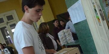 Los jóvenes de 16 años o los cumplan esa edad hasta el 22 de octubre inclusive, podrán participar en las elecciones PASO\u002E Deberán presentar el DNI actualizado\u002E
