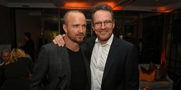 El accidentado reencuentro de Bryan Cranston y Aaron Paul en un vivo