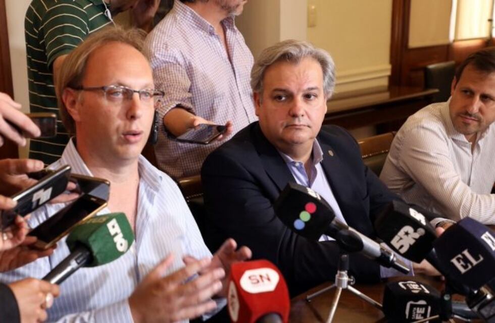 El Gobierno acusó al peronismo por "agresiones totalmente fuera de lugar"