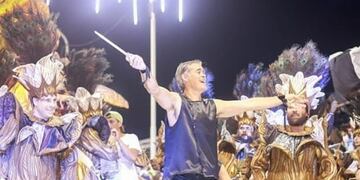 Esteban Martín Piaggio y su batucada, tocando en el Carnaval del País 2020\nCrédito: Carnaval del País