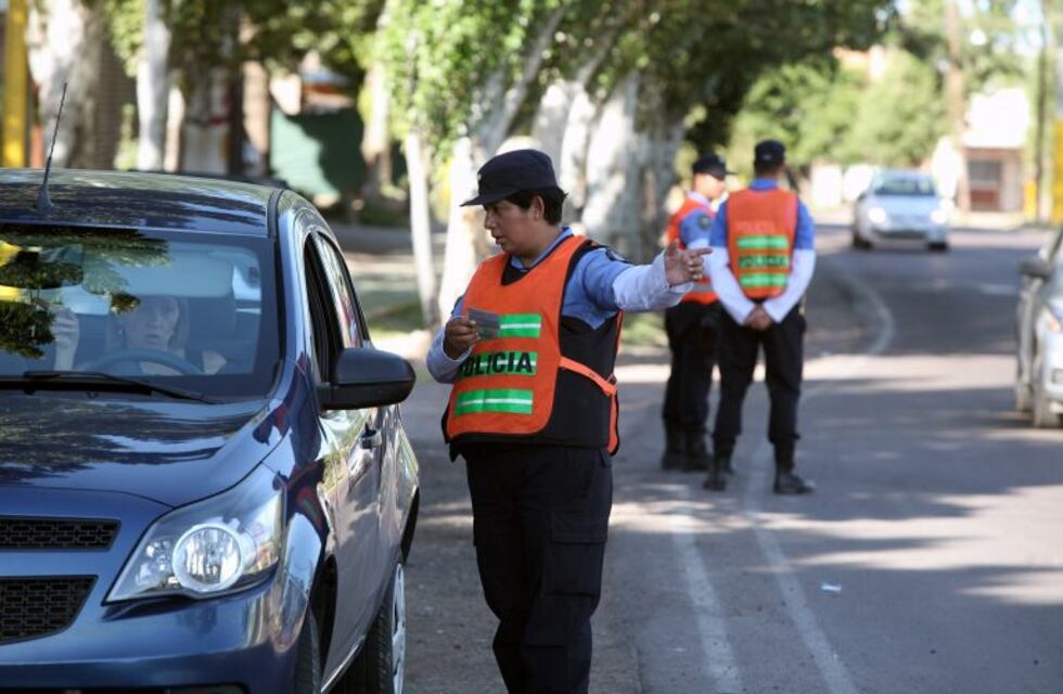 Detuvieron a una mujer por manejar a contramano y en estado de ebriedad por el Acceso Este