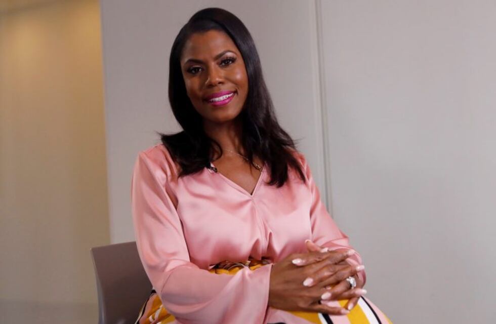 La exasesora Omarosa presenta su libro y Trump estalla en las redes