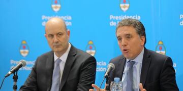 Tras el acuerdo con FMI, el dolar cotiza a $26 en el Banco Nació\u002E