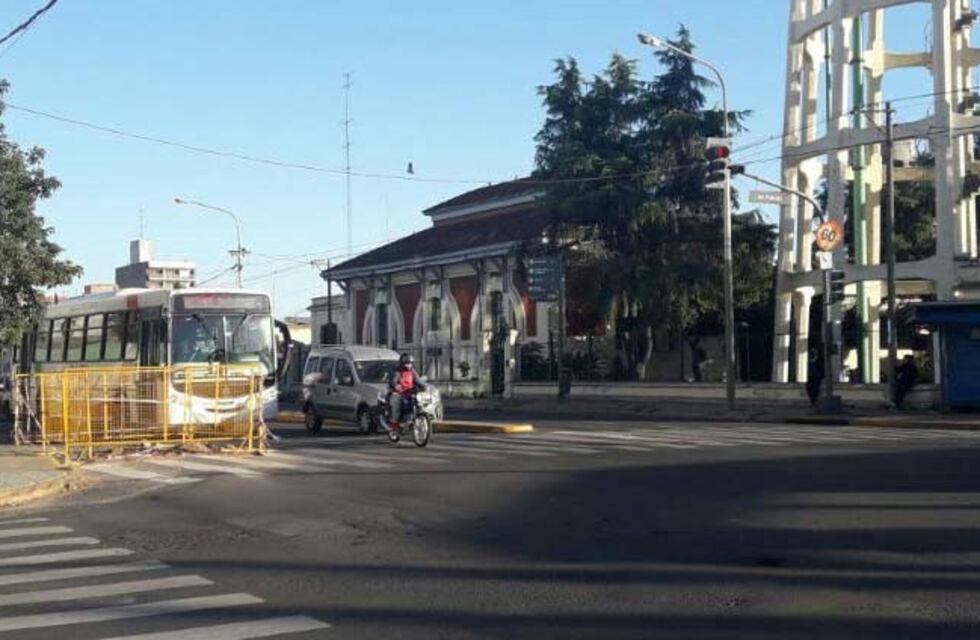 ¡Atención! Cortes en avenida Savio por la rotura de un caño maestro de agua