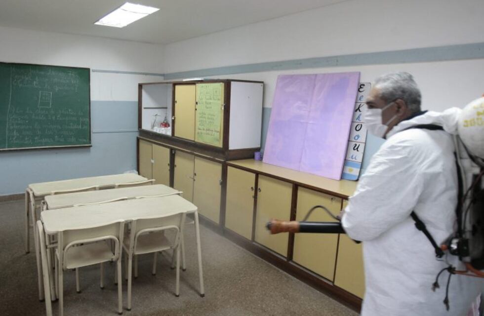 Pese a la suba de casos, Santa Fe prepara una vuelta "progresiva" de clases