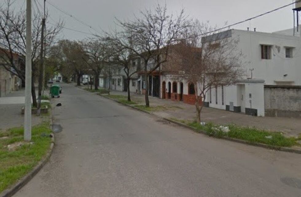 Detuvieron a un policía por un ataque a balazos contra una casa